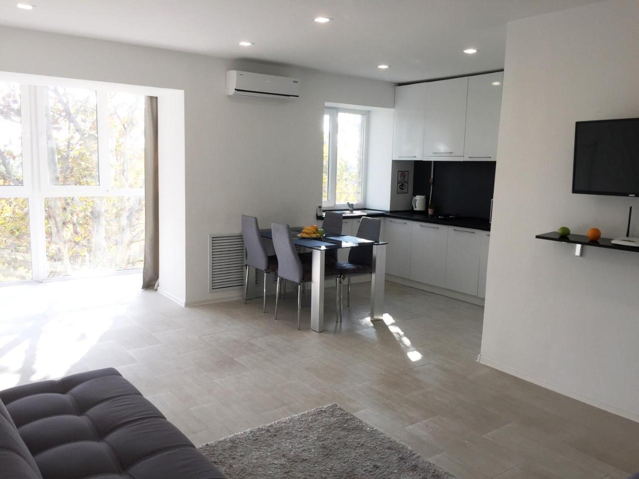 Top View Apartment In The Center Kherson Exterior photo